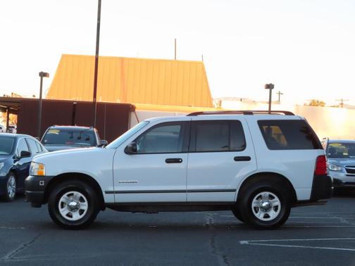 2004 Ford Explorer XLS