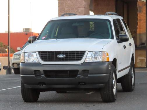 2004 Ford Explorer XLS