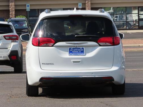 2018 Chrysler Pacifica Touring-L