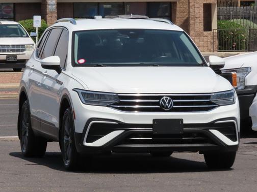 White 2022 Volkswagen Tiguan 2.0T SE