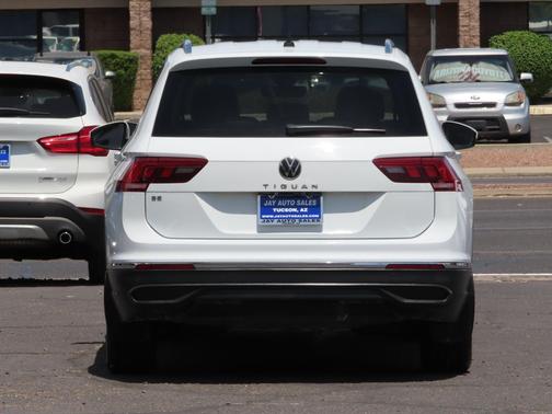 White 2022 Volkswagen Tiguan 2.0T SE