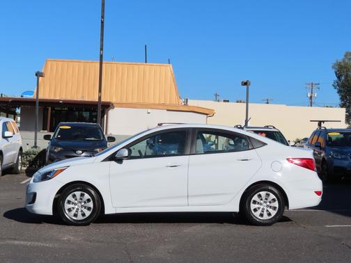 2017 Hyundai Accent SE