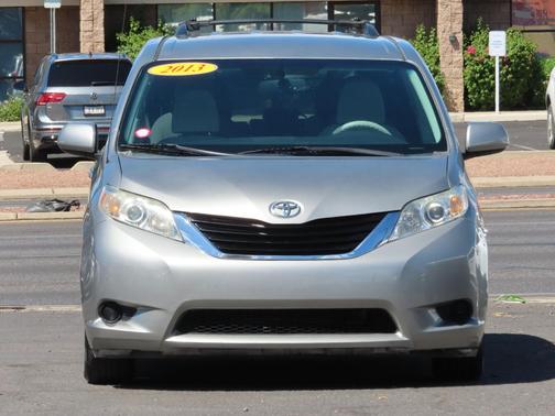 2013 Toyota Sienna LE