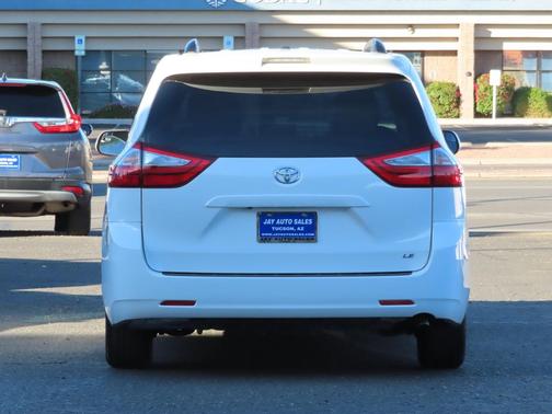 2015 Toyota Sienna LE