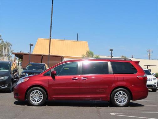 2015 Toyota Sienna XLE