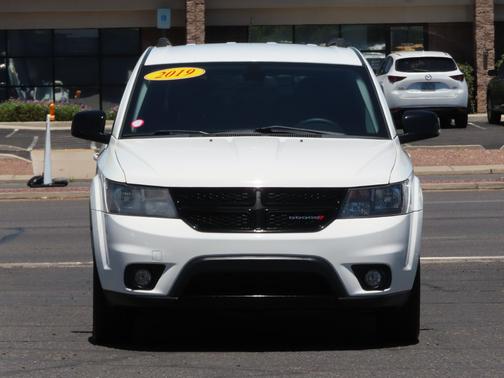 Vice White 2019 Dodge Journey SE