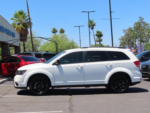 Vice White 2019 Dodge Journey SE