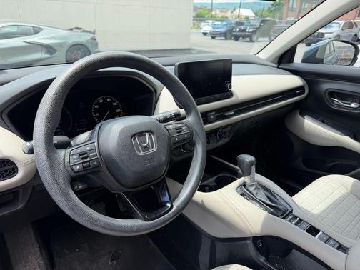 Nordic Forest Pearl 2023 Honda HR-V LX