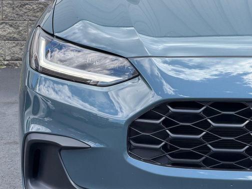 Nordic Forest Pearl 2023 Honda HR-V LX