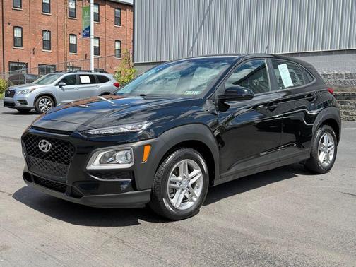 Ultra Black 2021 Hyundai KONA SE