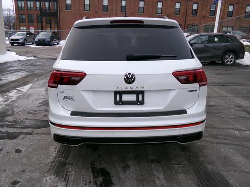 2024 Volkswagen Tiguan 2.0T SE R-Line Black 4MOTION