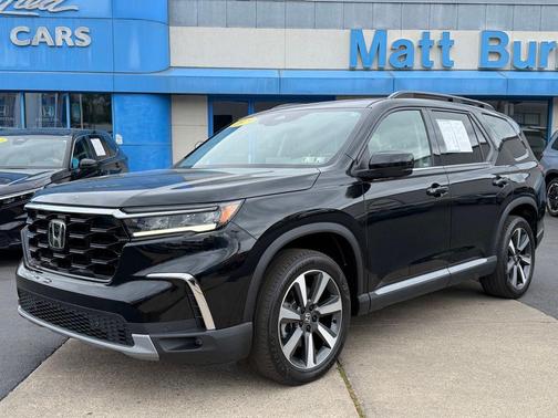 Crystal Black Pearl 2023 Honda Pilot Touring 8-Passenger
