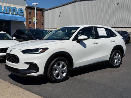 Platinum White Pearl 2023 Honda HR-V LX