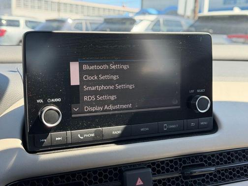 Platinum White Pearl 2023 Honda HR-V LX