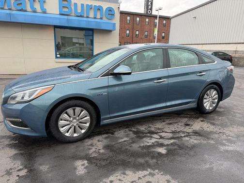 2016 Hyundai SONATA Hybrid SE