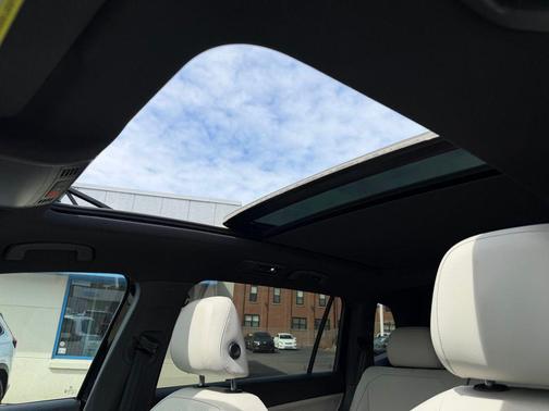 2023 Volkswagen Tiguan 2.0T SE R-Line Black 4MOTION