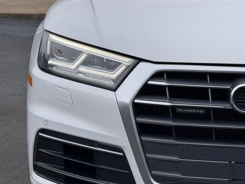 Ibis White 2018 Audi Q5 2.0T Tech Premium