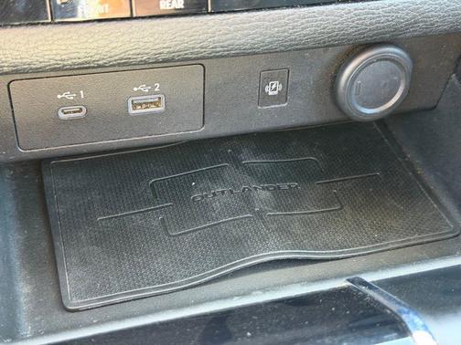 Alloy Silver Metallic 2022 Mitsubishi Outlander SE