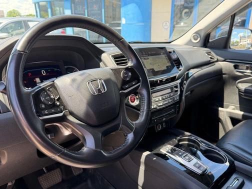 Modern Steel Metallic 2020 Honda Pilot Touring 8-Passenger