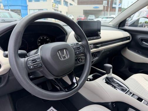 Lunar Silver Metallic 2024 Honda HR-V LX