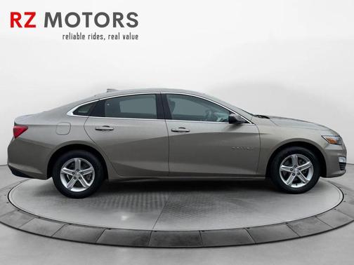 Mineral Gray Metallic 2023 Chevrolet Malibu FWD 1LT