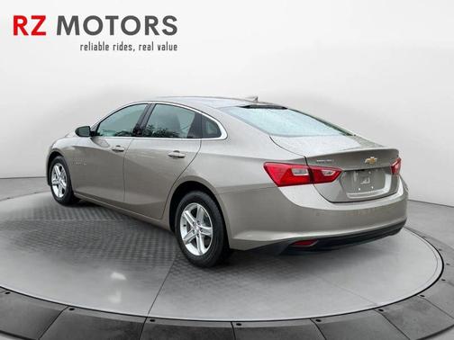 Mineral Gray Metallic 2023 Chevrolet Malibu FWD 1LT