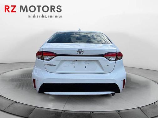 White 2022 Toyota Corolla LE