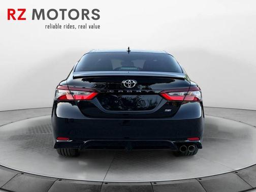Midnight Black Metallic 2022 Toyota Camry SE