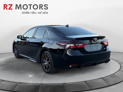 Midnight Black Metallic 2022 Toyota Camry SE