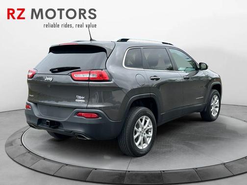 2017 Jeep Cherokee Sport