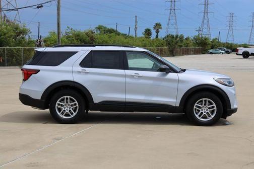 White Metallic 2026 Ford Explorer Active