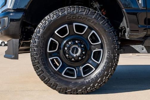 2025 Ford F-250 PLATINUM