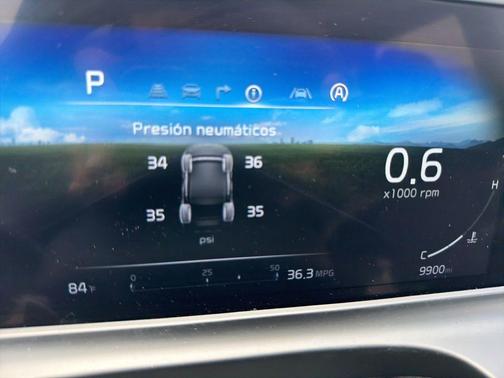 Blue / Black 2024 Kia Seltos S