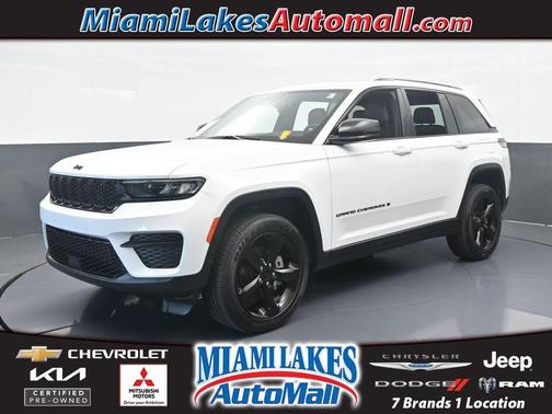 2025 Jeep Grand Cherokee Laredo