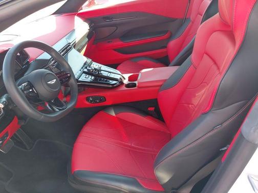 2025 Aston Martin Vantage Base