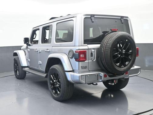 Billet Silver Metallic Clearcoat 2021 Jeep Wrangler Unlimited Sahara Altitude
