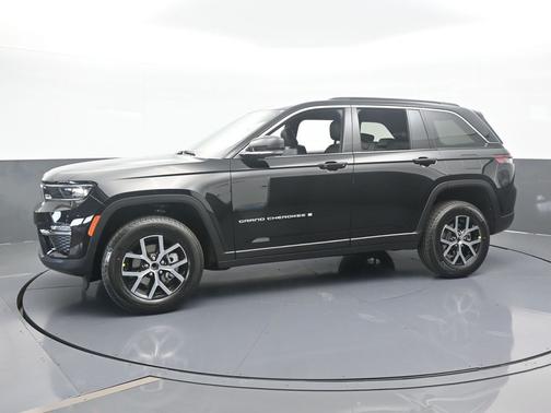 Diamond Black Crystal Pearlcoat 2025 Jeep Grand Cherokee Limited