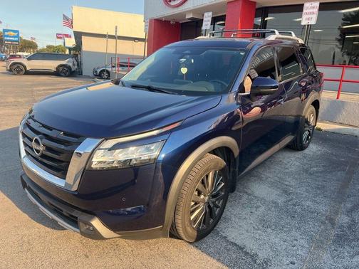 2022 Nissan Pathfinder SL