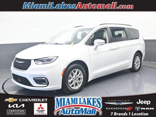 Bright White Clearcoat 2022 Chrysler Pacifica Touring-L