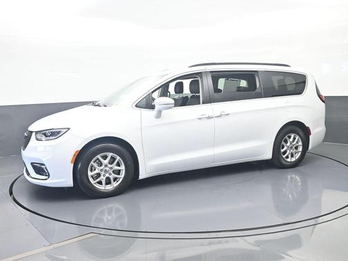 Bright White Clearcoat 2022 Chrysler Pacifica Touring-L