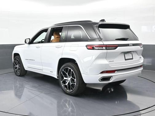 Bright White Clearcoat 2025 Jeep Grand Cherokee Summit