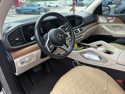 Gold 2022 Mercedes-Benz GLE 350 Base