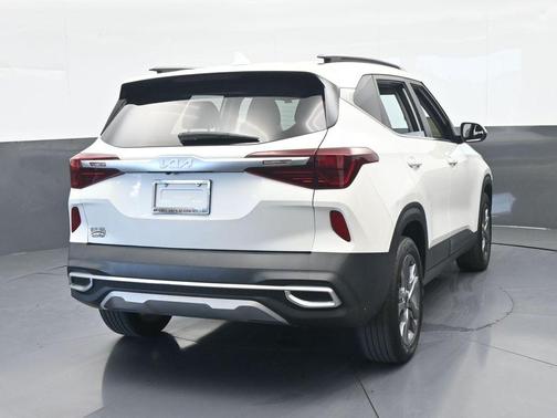 Snow White Pearl 2022 Kia Seltos S