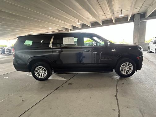 Black 2024 Chevrolet Suburban LT