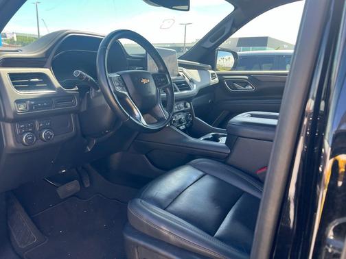Black 2024 Chevrolet Suburban LT