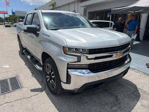 Silver Ice Metallic 2019 Chevrolet Silverado 1500 LT