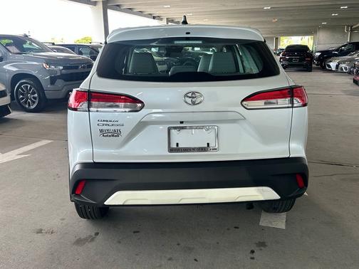 Wind Chill Pearl 2024 Toyota Corolla Cross L
