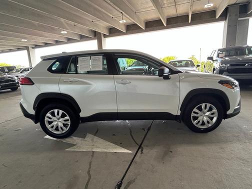 Wind Chill Pearl 2024 Toyota Corolla Cross L