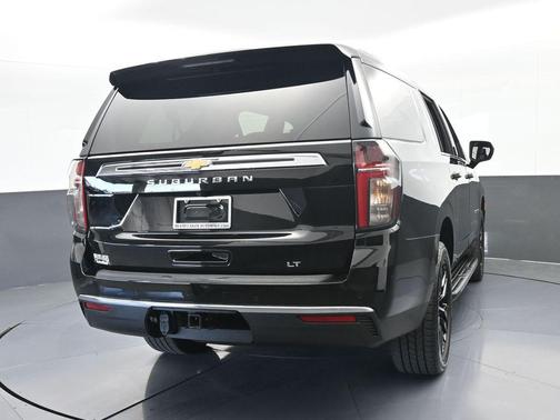 2023 Chevrolet Suburban LT