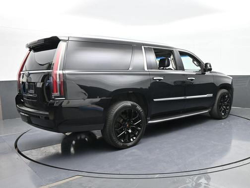 2018 Cadillac Escalade ESV Luxury